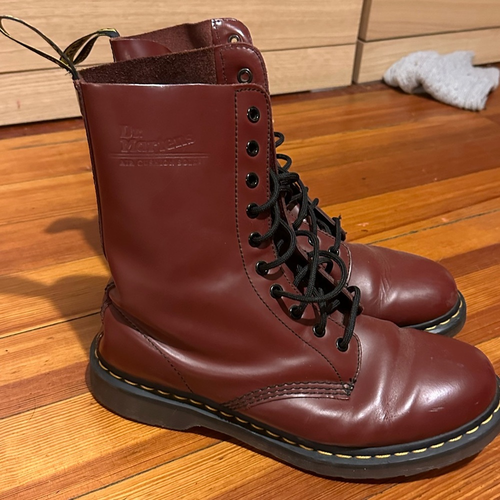 Red Dr. Martens boots 10 men’s